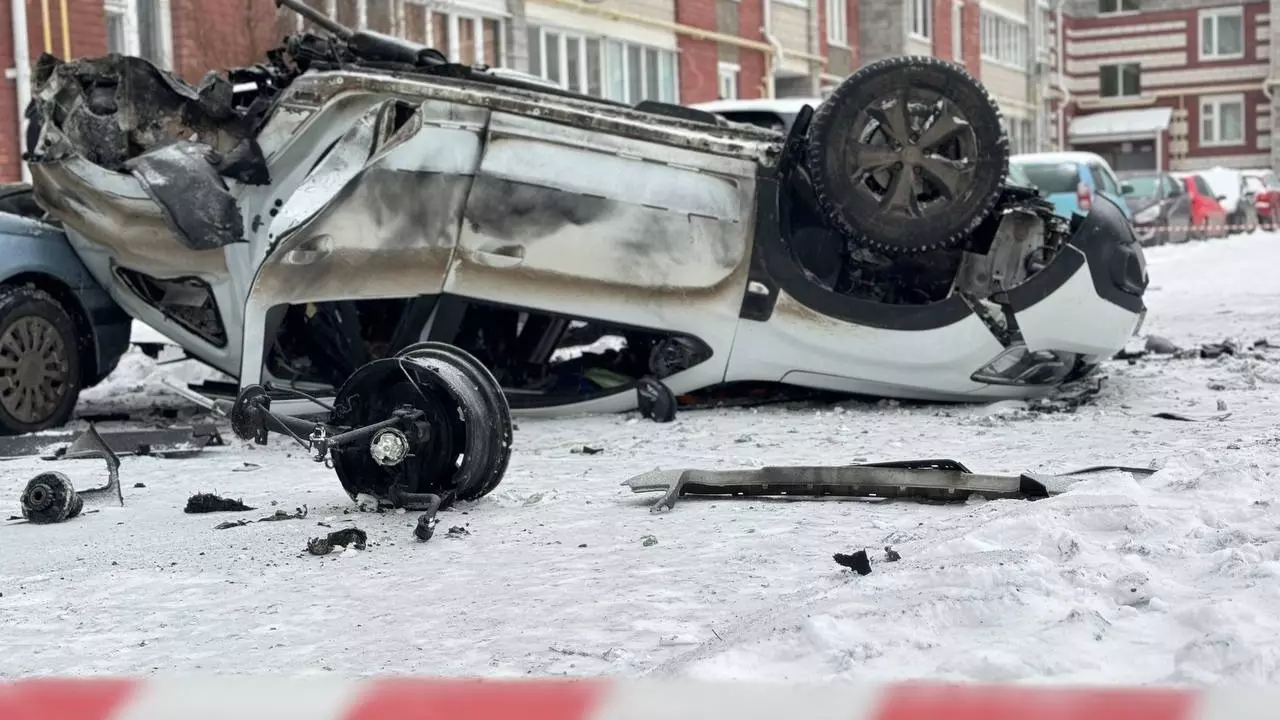 Повреждённый автомобиль в Белгороде