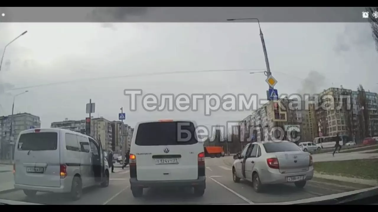 Украинский беспилотник влетел в многоэтажку в Белгороде