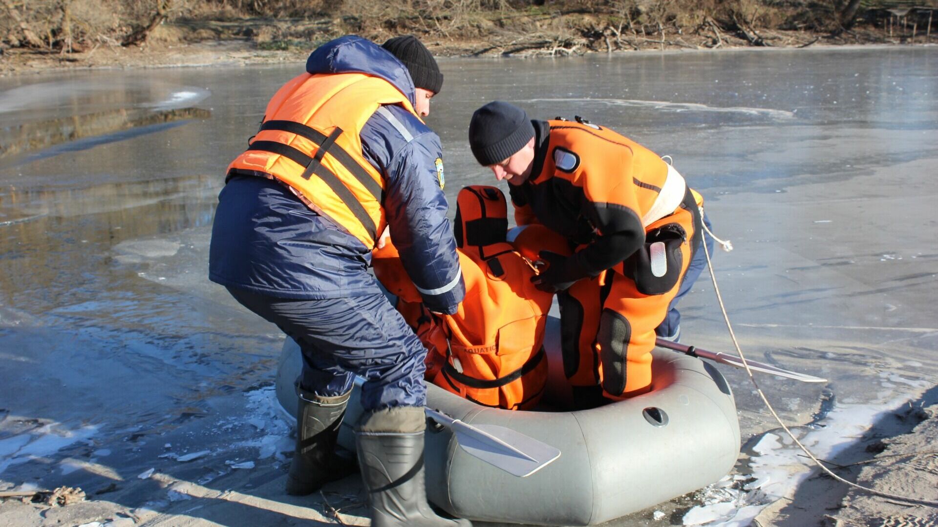 В ГОЧС рассказали о толщине льда на водоёмах Белгорода