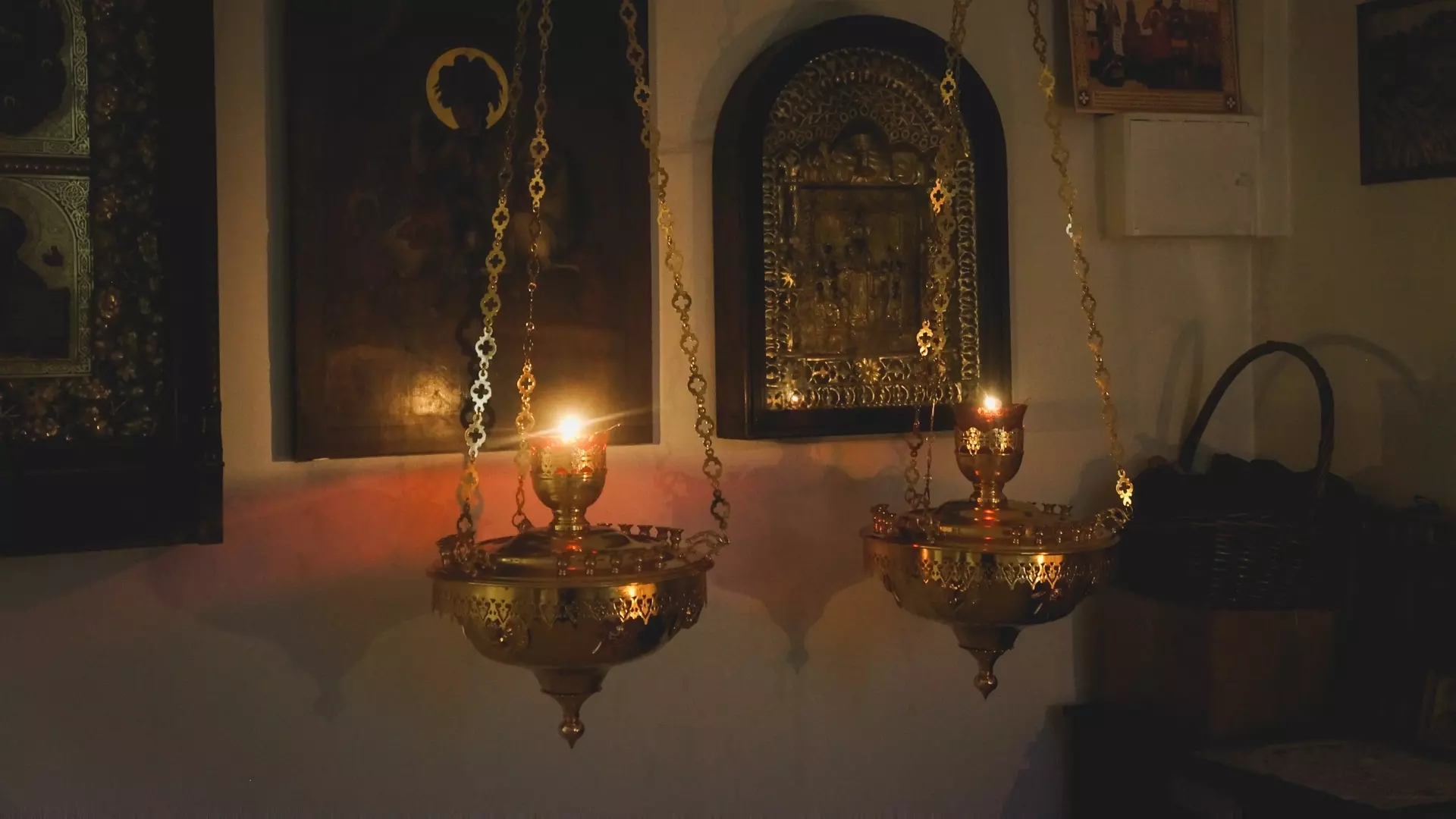 Сирены и благодатный огонь из Иерусалима: как прошла Пасха в Белгородской области